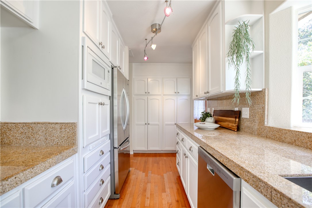 1990 Dorking Avenue Cambria, CA 93428 - Photo 16 of 69