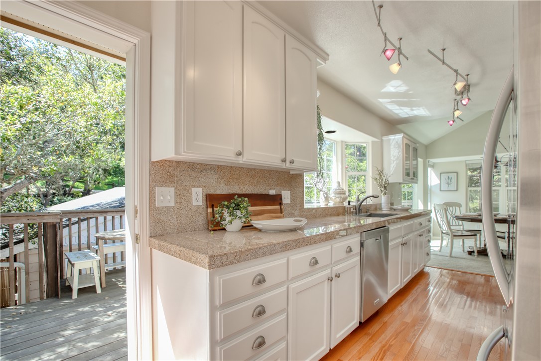 1990 Dorking Avenue Cambria, CA 93428 - Photo 19 of 69