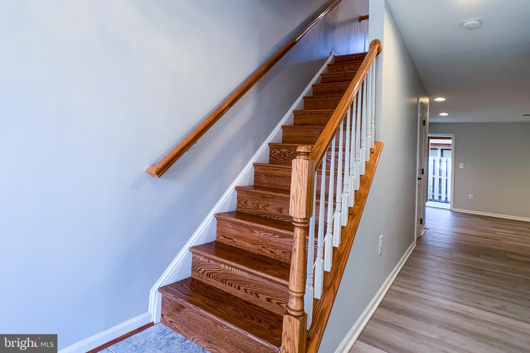 6988 Cromarty Drive Alexandria, VA 22315 - Photo 11 of 62 a view of entryway