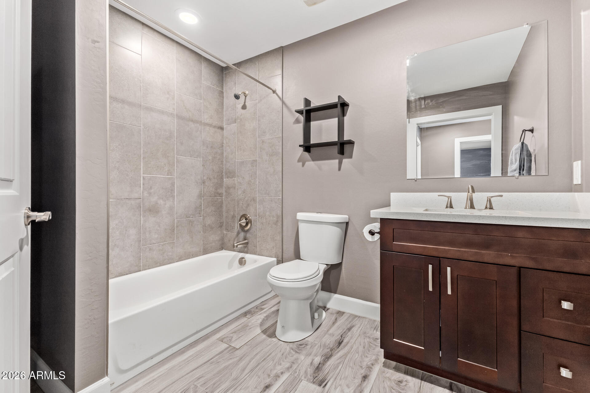 2730 East Broadway Road Phoenix, AZ 85040 - Photo 28 of 36 Guest Bath