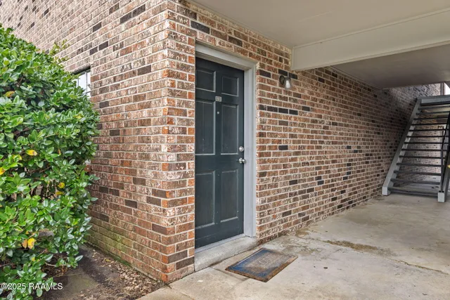 $88,500 | 3121 Johnston Street, Unit 112, Lafayette, LA 70503