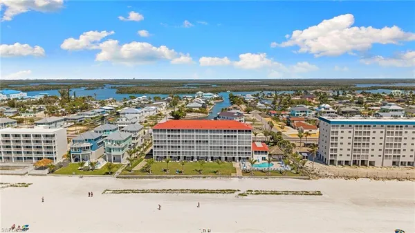 $645,000 | 5000 Estero Boulevard, Unit 305, Fort Myers Beach, FL 33931