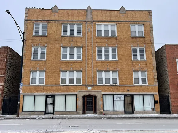 $1,200 | 4247 West Division Street, Unit 2R, Chicago, IL 60651