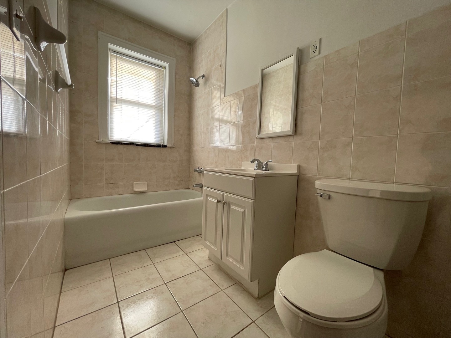 4247 West Division Street, Unit 2R Chicago, IL 60651 - Photo 12 of 12