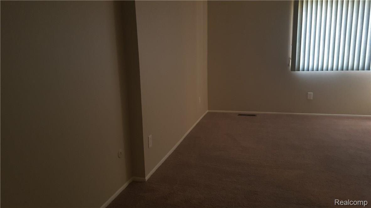 29233 Hayes Road, Unit 2 Warren, MI 48088 - Photo 13 of 17 20180717_150816.jpg