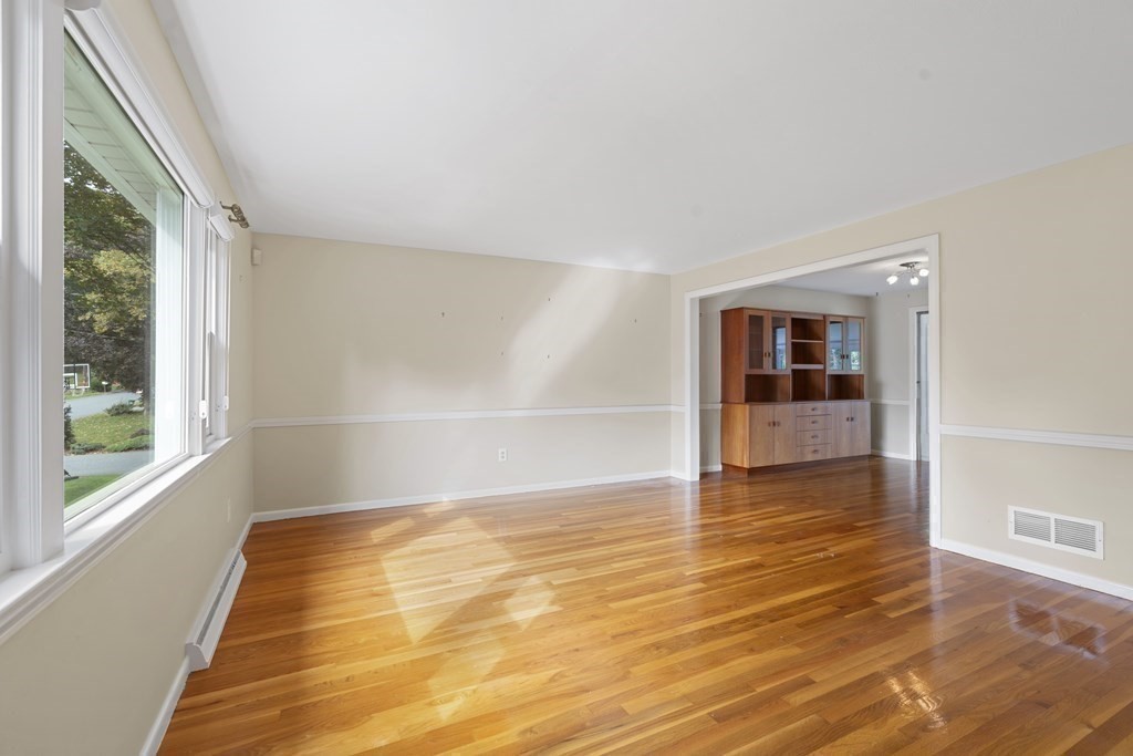 16 Aqueduct Road Wayland, MA 01778 - Photo 5 of 27 Gallery Image 5