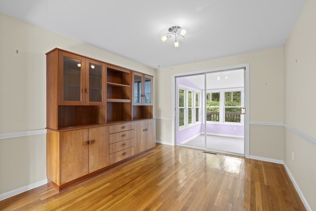 16 Aqueduct Road Wayland, MA 01778 - Photo 7 of 27 Gallery Image 7