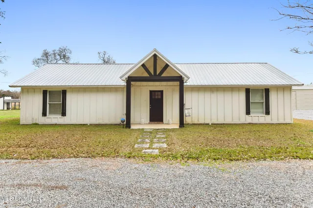 $245,000 | 5901 Lum Reeves Road, Lucedale, MS 39452