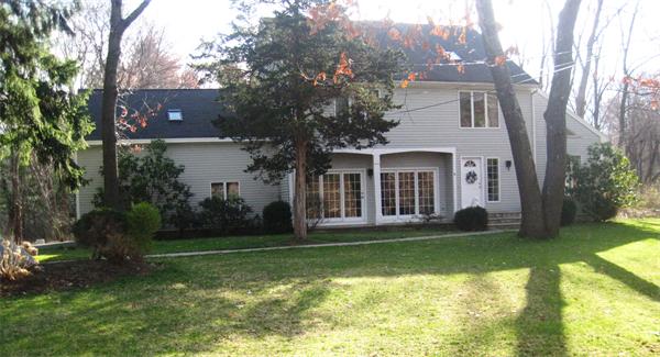 6 Pillings Pond Road Lynnfield, MA 01940 - Photo 1 of 20 Gallery Image 1