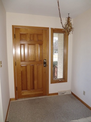 353 South Stott Street Genoa, IL 60135 - Photo 2 of 23