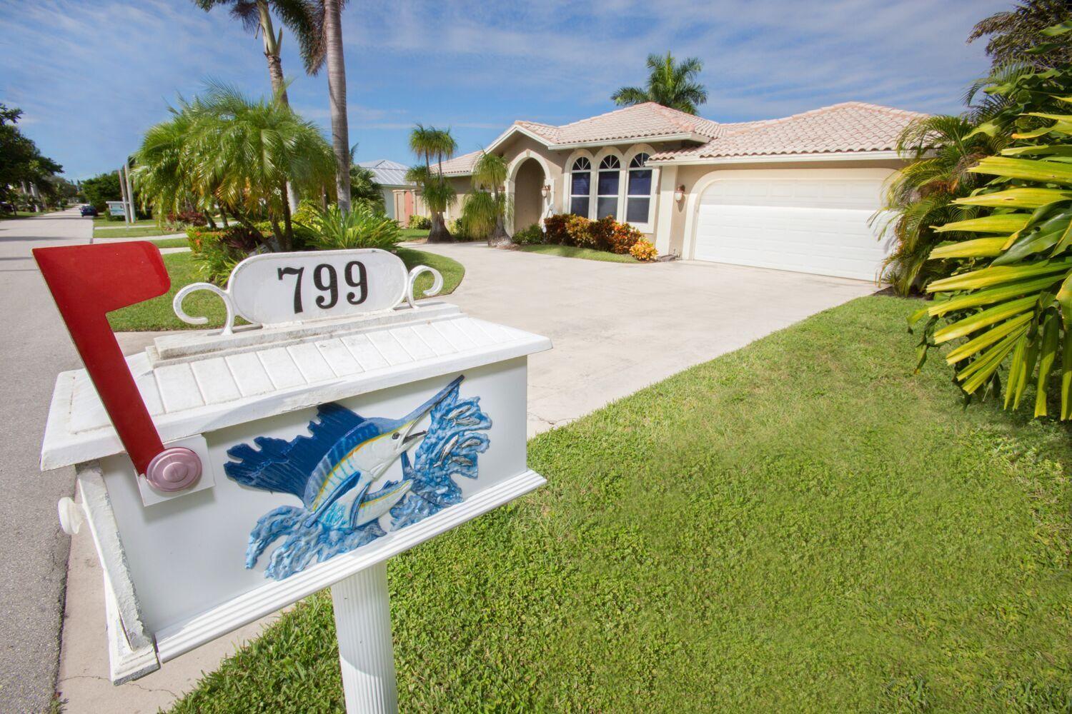 799 Forsyth Street Boca Raton, FL 33487 - Photo 8 of 25 mailbox