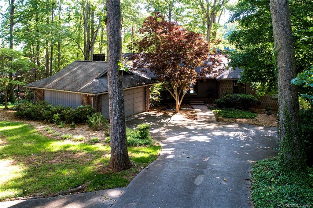 5 Commodore Point Road Lake Wylie, SC 29710 - Photo 1 of 48 Gallery Image 1