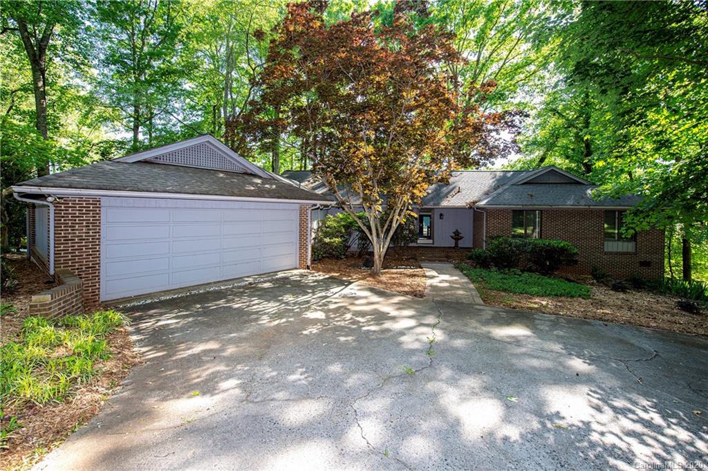 5 Commodore Point Road Lake Wylie, SC 29710 - Photo 2 of 48 Gallery Image 2