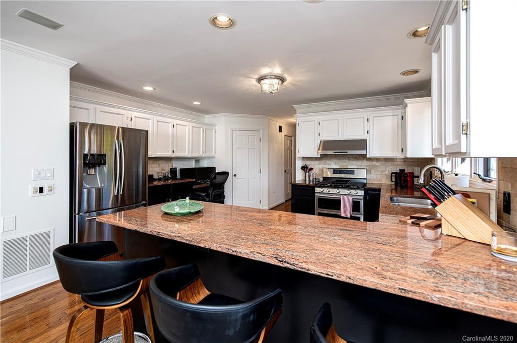 5 Commodore Point Road Lake Wylie, SC 29710 - Photo 11 of 48 Gallery Image 11