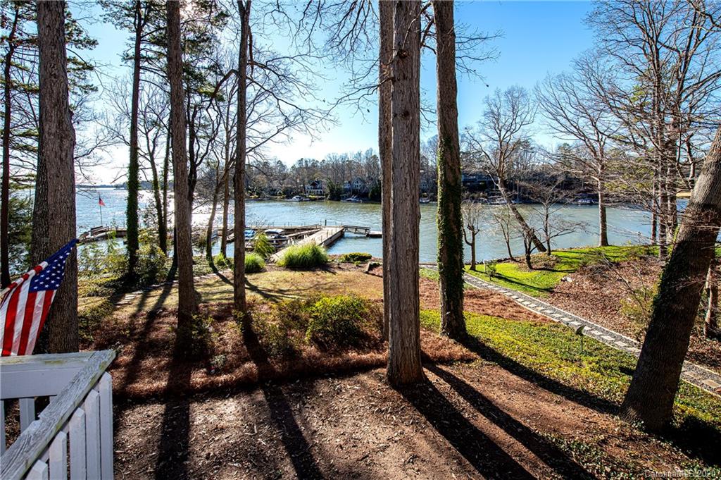 5 Commodore Point Road Lake Wylie, SC 29710 - Photo 28 of 48 Gallery Image 28