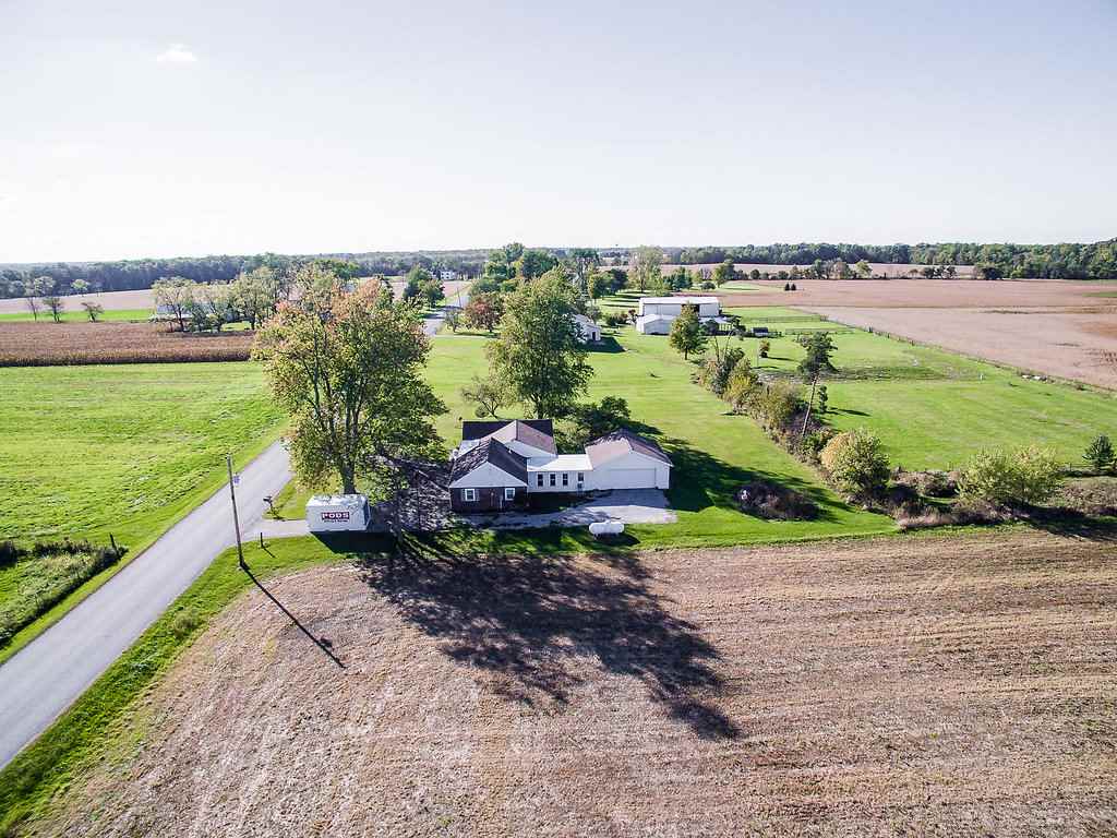 9534 Miller Road Churubusco, IN 46723 - Photo 3 of 34