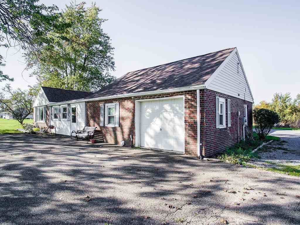 9534 Miller Road Churubusco, IN 46723 - Photo 6 of 34