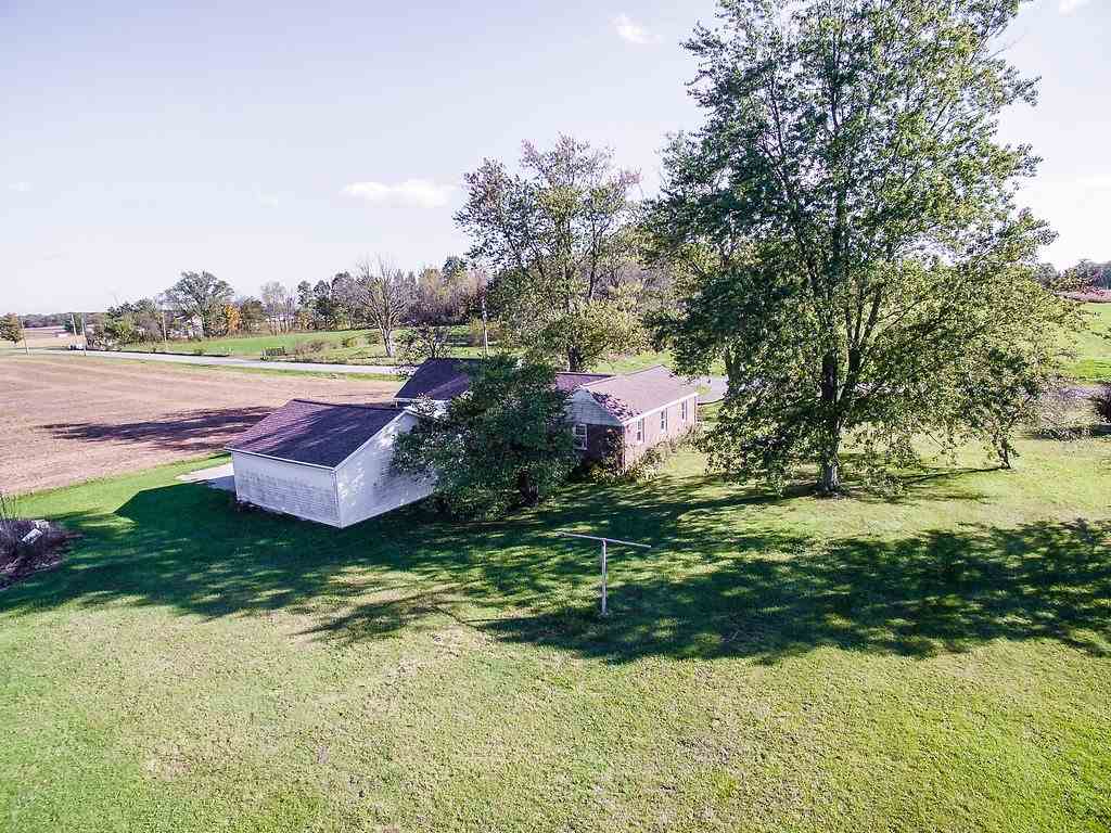 9534 Miller Road Churubusco, IN 46723 - Photo 8 of 34