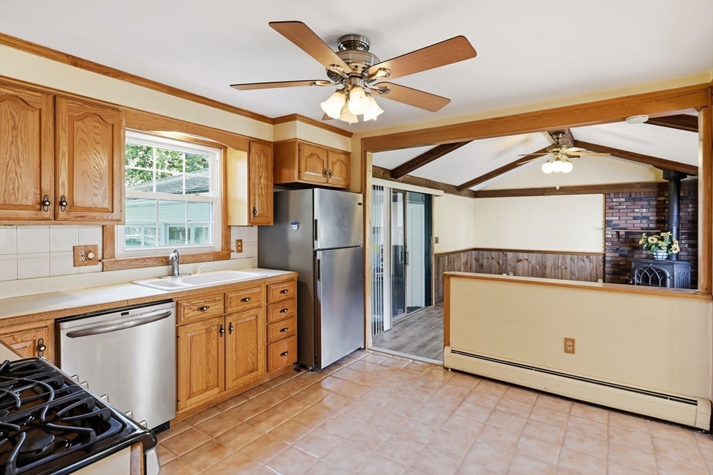 38 Martin Farms Road Hampden, MA 01036 - Photo 10 of 41 Gallery Image 10