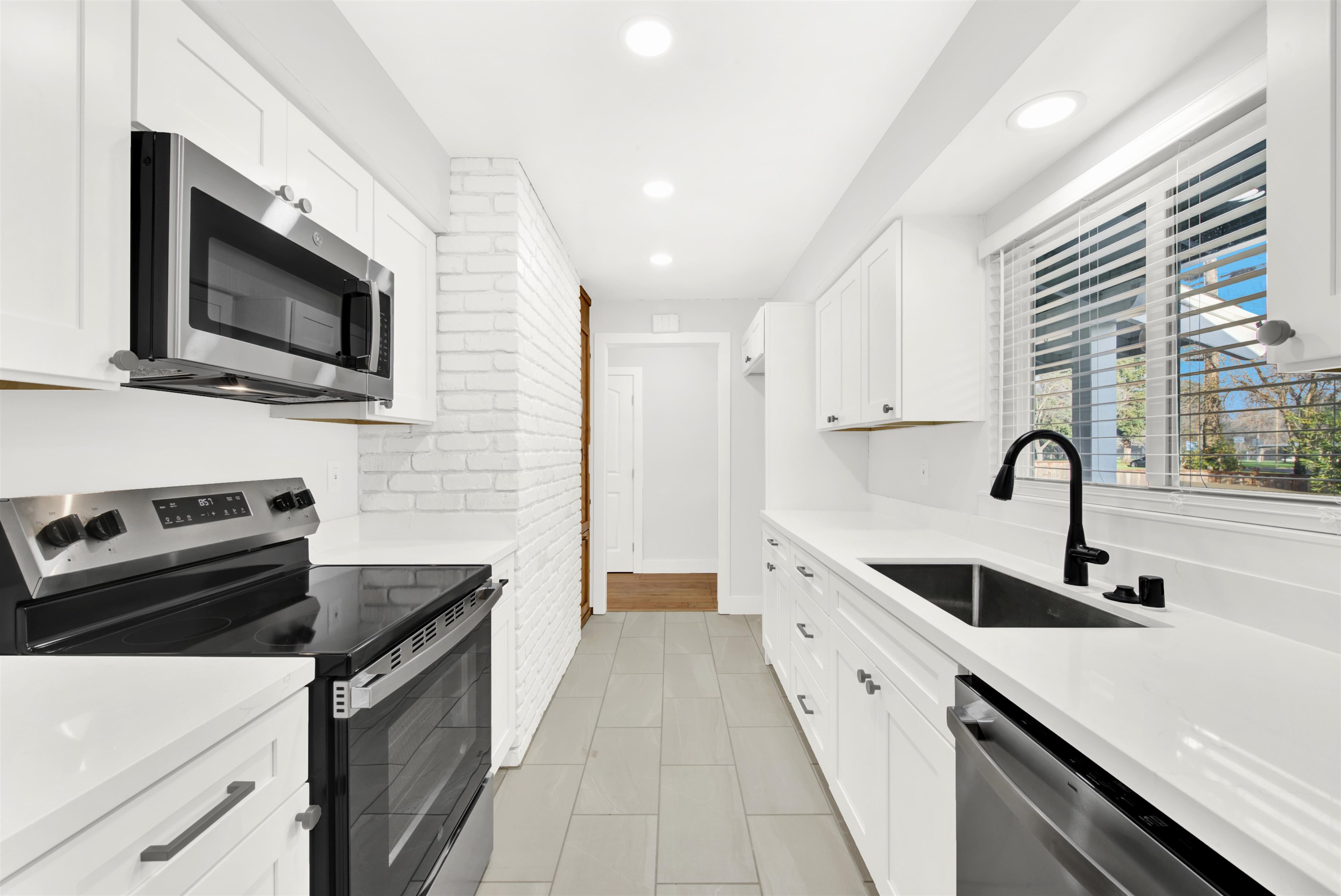 3690 Cowell Road Concord, CA 94518 - Photo 6 of 36