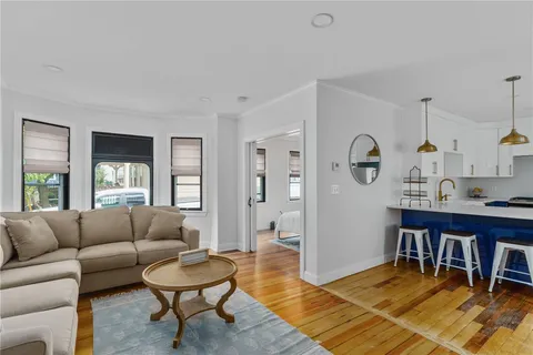 $3,850 | 11 Sunshine Court, Newport, RI 02840