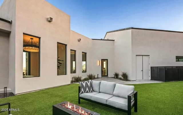 a bed room with a bed and a fireplace