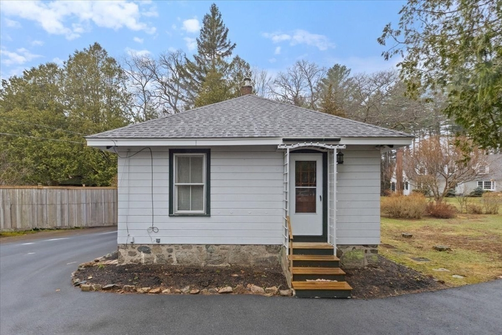 86 Dodges Row Wenham, MA 01984 - Photo 35 of 40