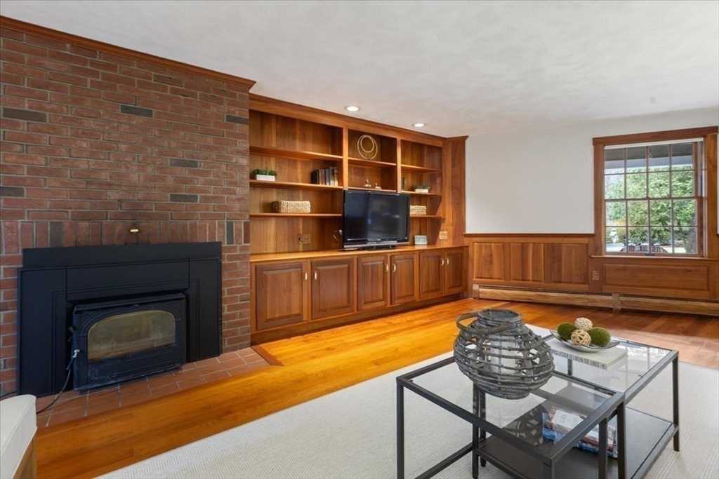 86 Dodges Row Wenham, MA 01984 - Photo 9 of 40