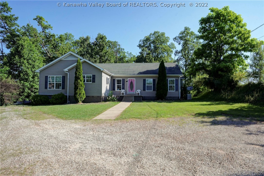 3386 Peach Ridge Road Hurricane, WV 25526 - Photo 3 of 37 Gallery Image 3