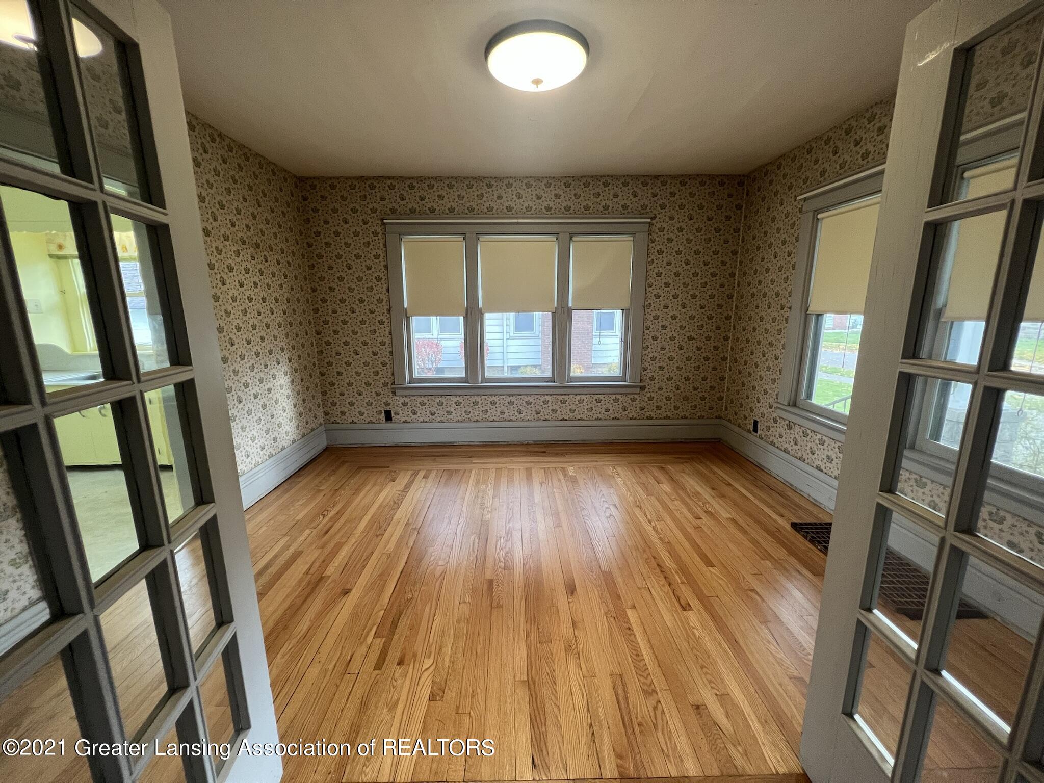 326 Kensington Road Lansing, MI 48910 - Photo 15 of 39 IMG_0730
