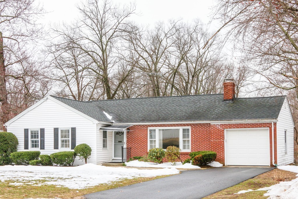 94 Tiffany Street Springfield, MA 01108 - Photo 2 of 16