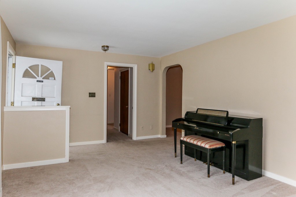 94 Tiffany Street Springfield, MA 01108 - Photo 4 of 16