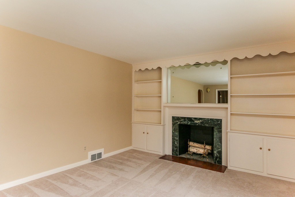 94 Tiffany Street Springfield, MA 01108 - Photo 5 of 16