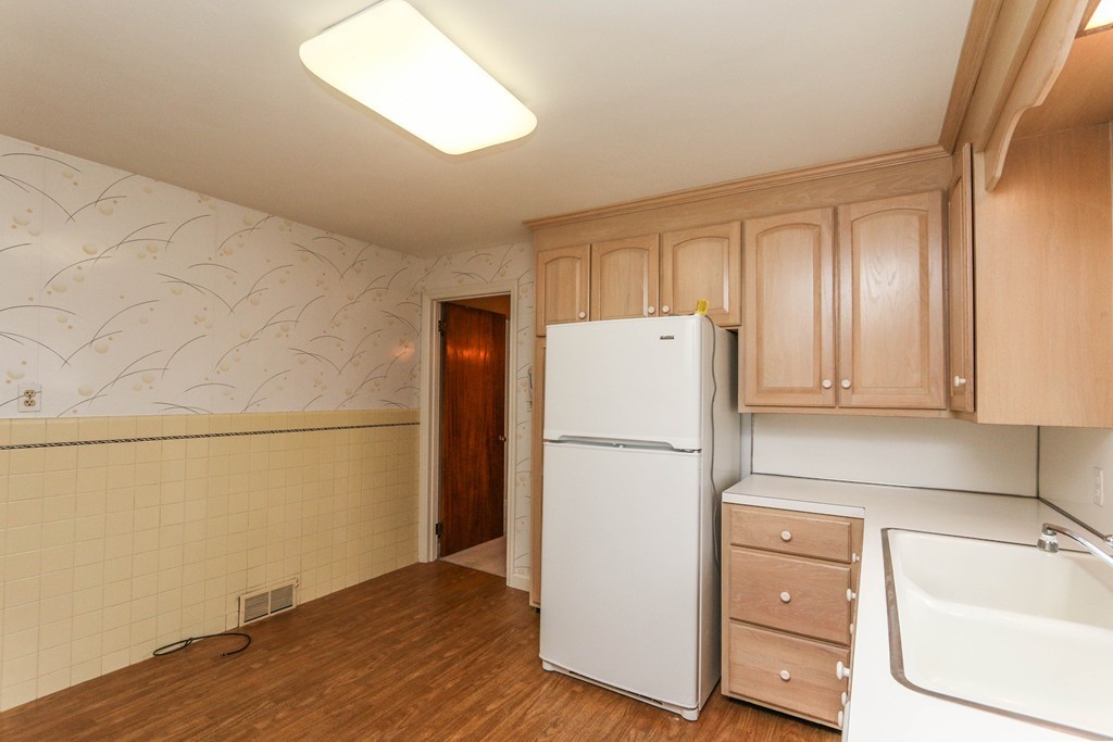 94 Tiffany Street Springfield, MA 01108 - Photo 8 of 16