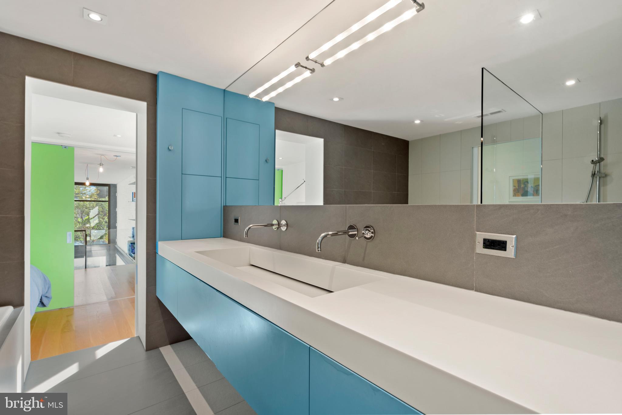 633 E Street Southeast Washington, DC 20003 - Photo 31 of 52