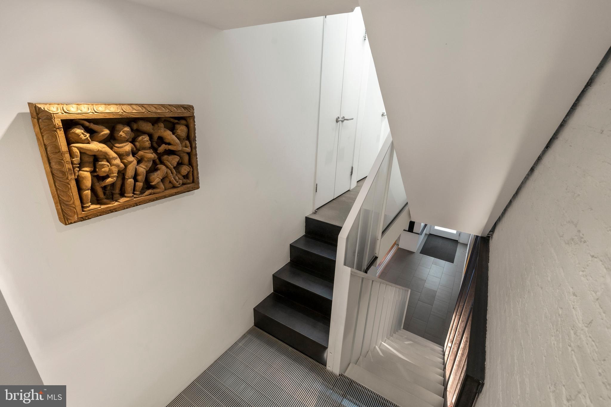 633 E Street Southeast Washington, DC 20003 - Photo 37 of 52 a view of entryway