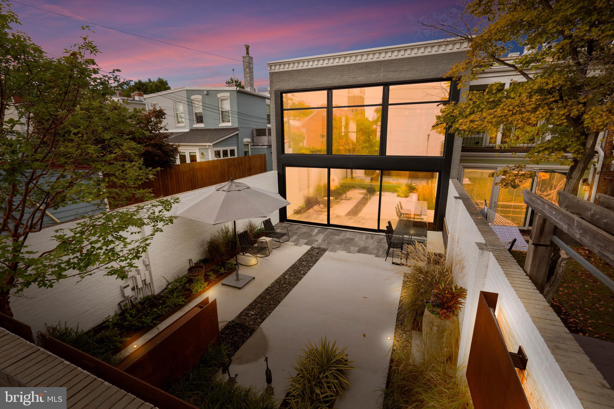 633 E Street Southeast Washington, DC 20003 - Photo 45 of 52 a living room with furniture
