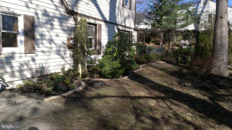 9348 Worrell Avenue Lanham, MD 20706 - Photo 15 of 30 Front Landscaping