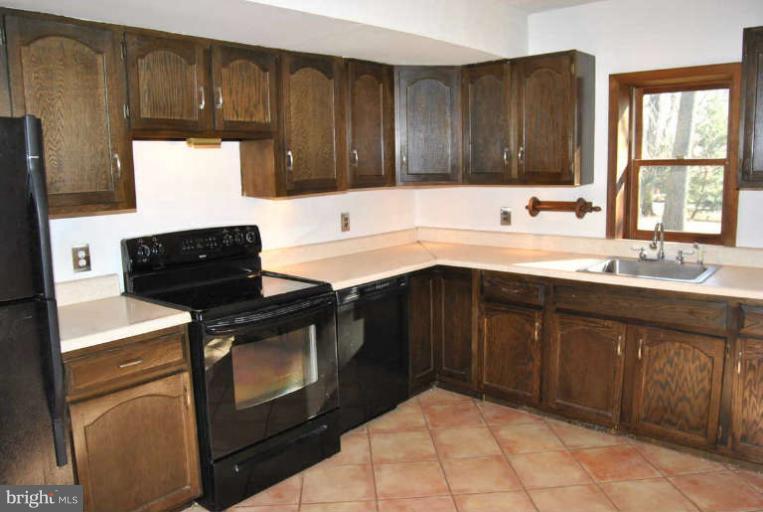 9348 Worrell Avenue Lanham, MD 20706 - Photo 16 of 30 Updated Kitchen