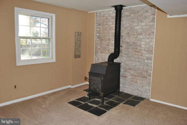 9348 Worrell Avenue Lanham, MD 20706 - Photo 21 of 30 Cozy Living Room