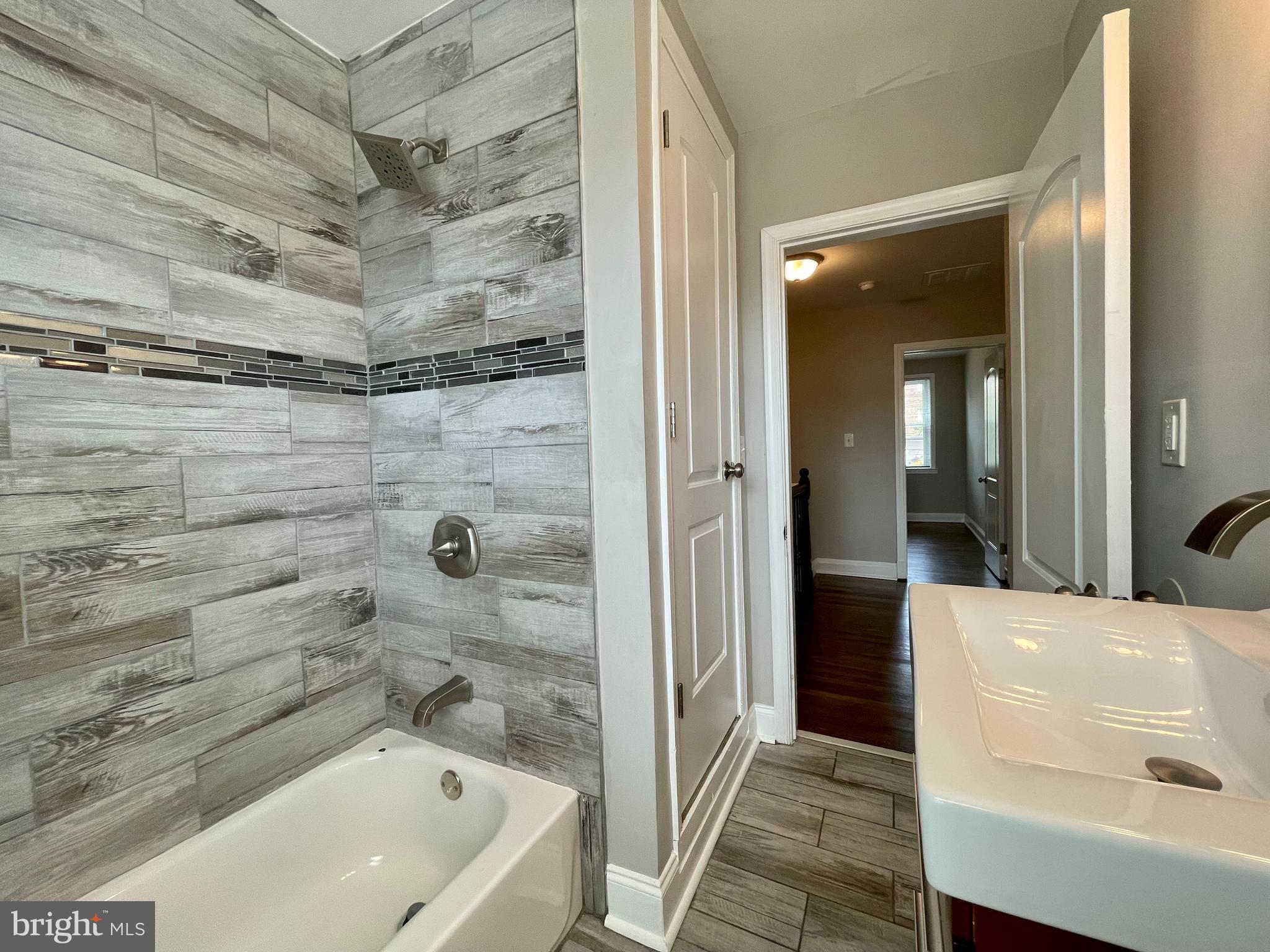 1634 Northgate Road Baltimore, MD 21218 - Photo 21 of 30 Updated upper-level bath