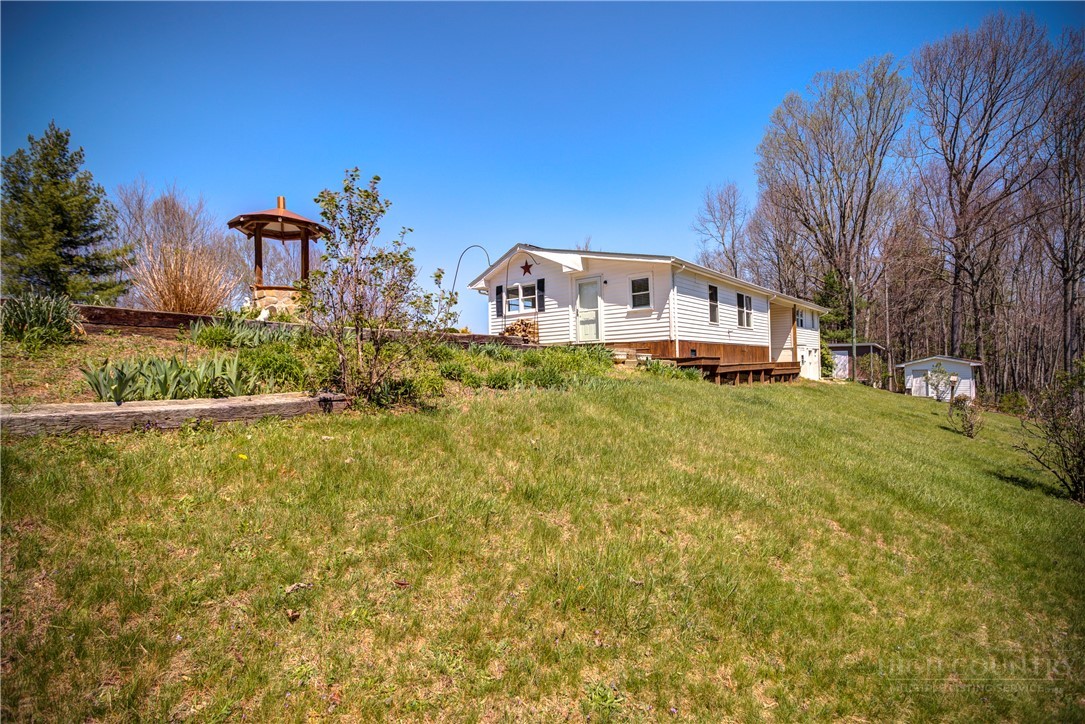 2081 Baker's Ridge Road Piney Creek, NC 28663 - Photo 17 of 49