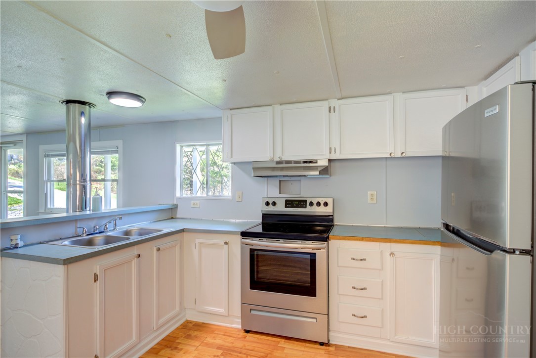 2081 Baker's Ridge Road Piney Creek, NC 28663 - Photo 29 of 49
