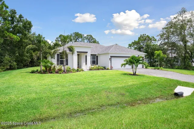 $637,900 | 3733 Ornis Court, Grant-Valkaria, FL 32950