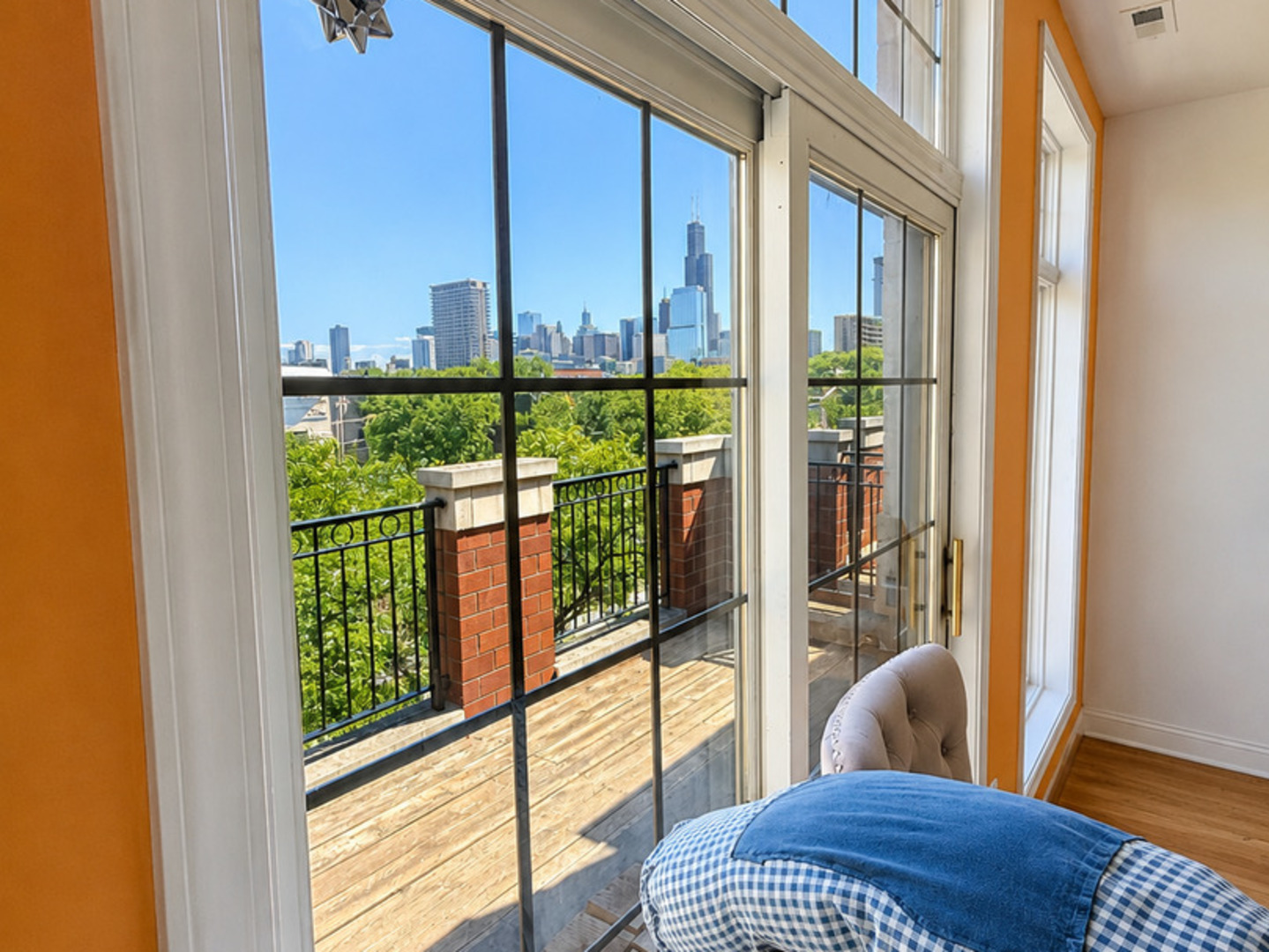 1137 West Taylor Street, Unit 4 Chicago, IL 60607 - Photo 4 of 17