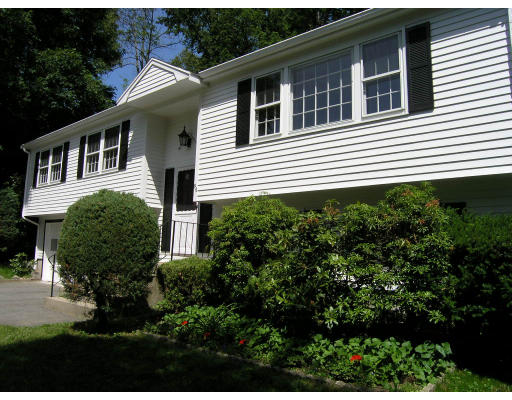 96 Washburn Avenue Wellesley, MA 02481 - Photo 12 of 14