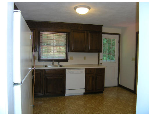 96 Washburn Avenue Wellesley, MA 02481 - Photo 3 of 14