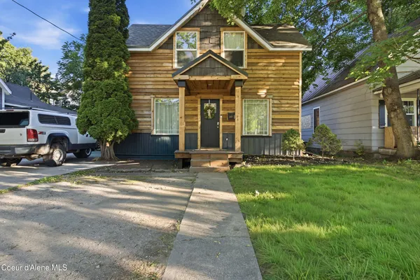 $950,000 | 417 Pine Street, Sandpoint, ID 83864