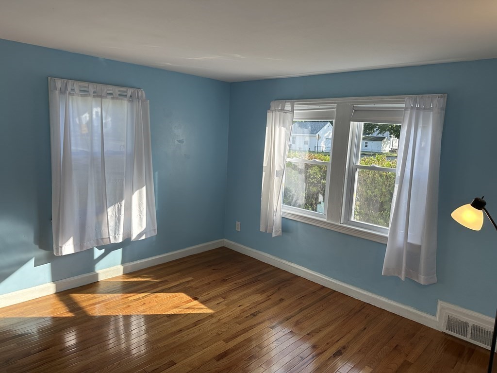 20 Eames Street North Reading, MA 01864 - Photo 11 of 13 an empty room with window