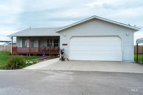 $390,000 | 3814 Louise Street, Vale, OR 97918